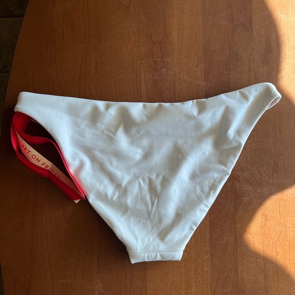 Left on Friday NWOT Wear To Bikini Bottom in coconut (sold out online!) size M - Picture 2 of 5